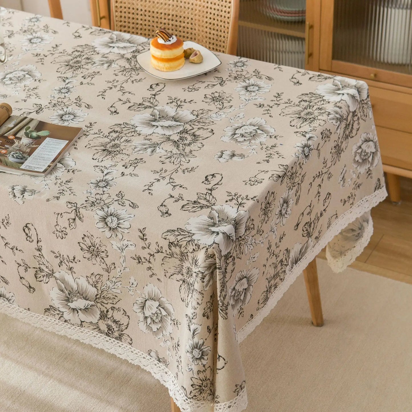 Cotton-Linen Daisy Tablecloth for Rustic Dining