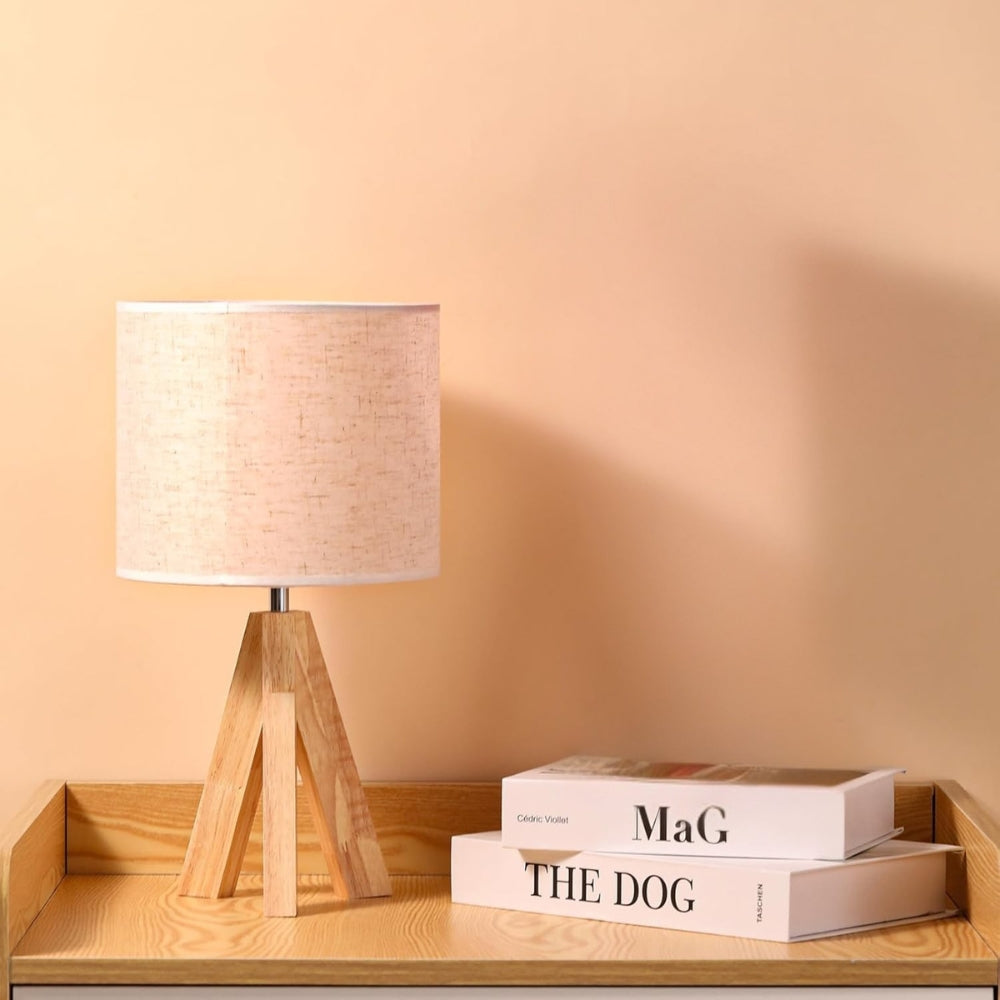 Minimalist Tripod Table Lamp with Adjustable Lighting