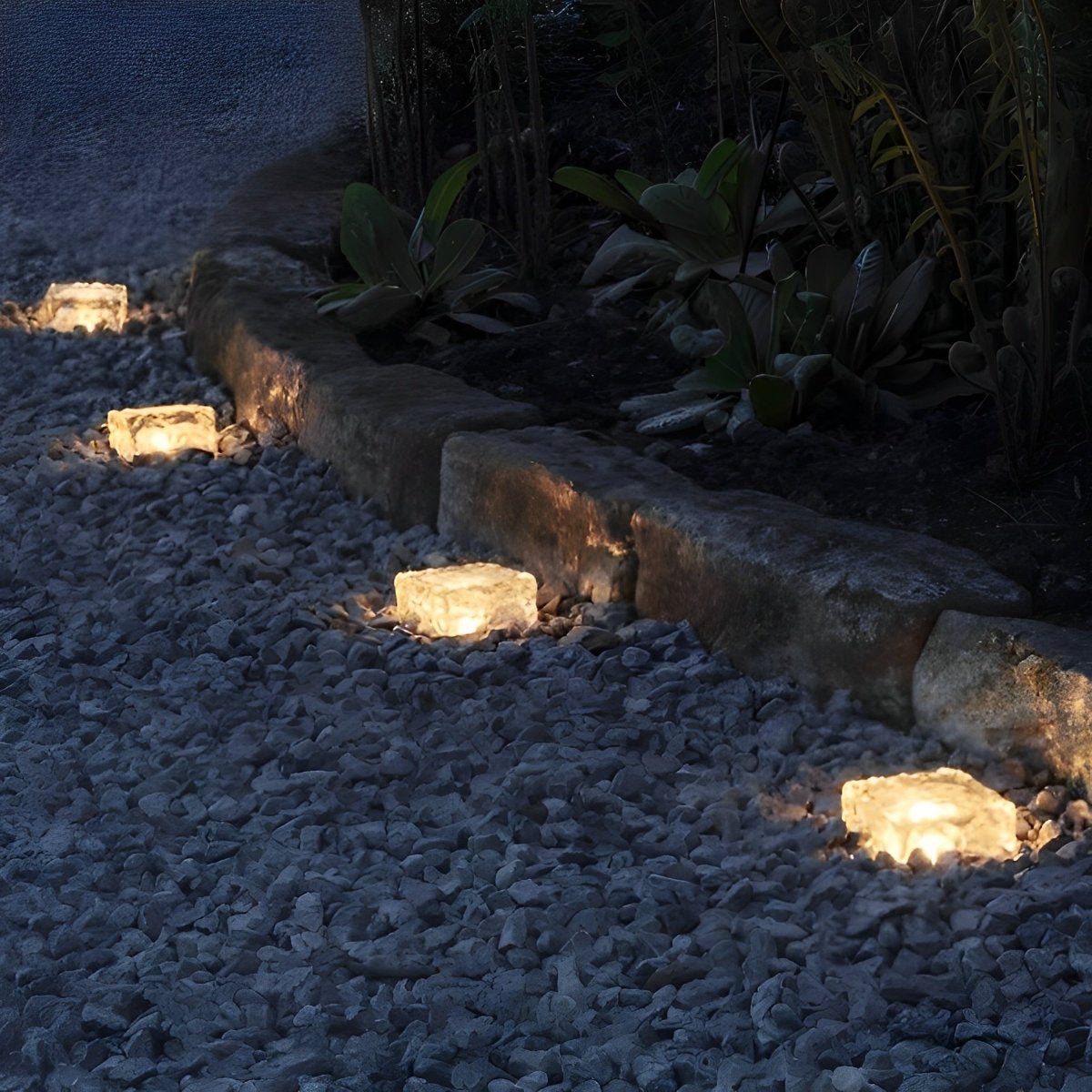 Solar-Powered Ice Cube Garden Lamp with Automatic Dusk Lighting