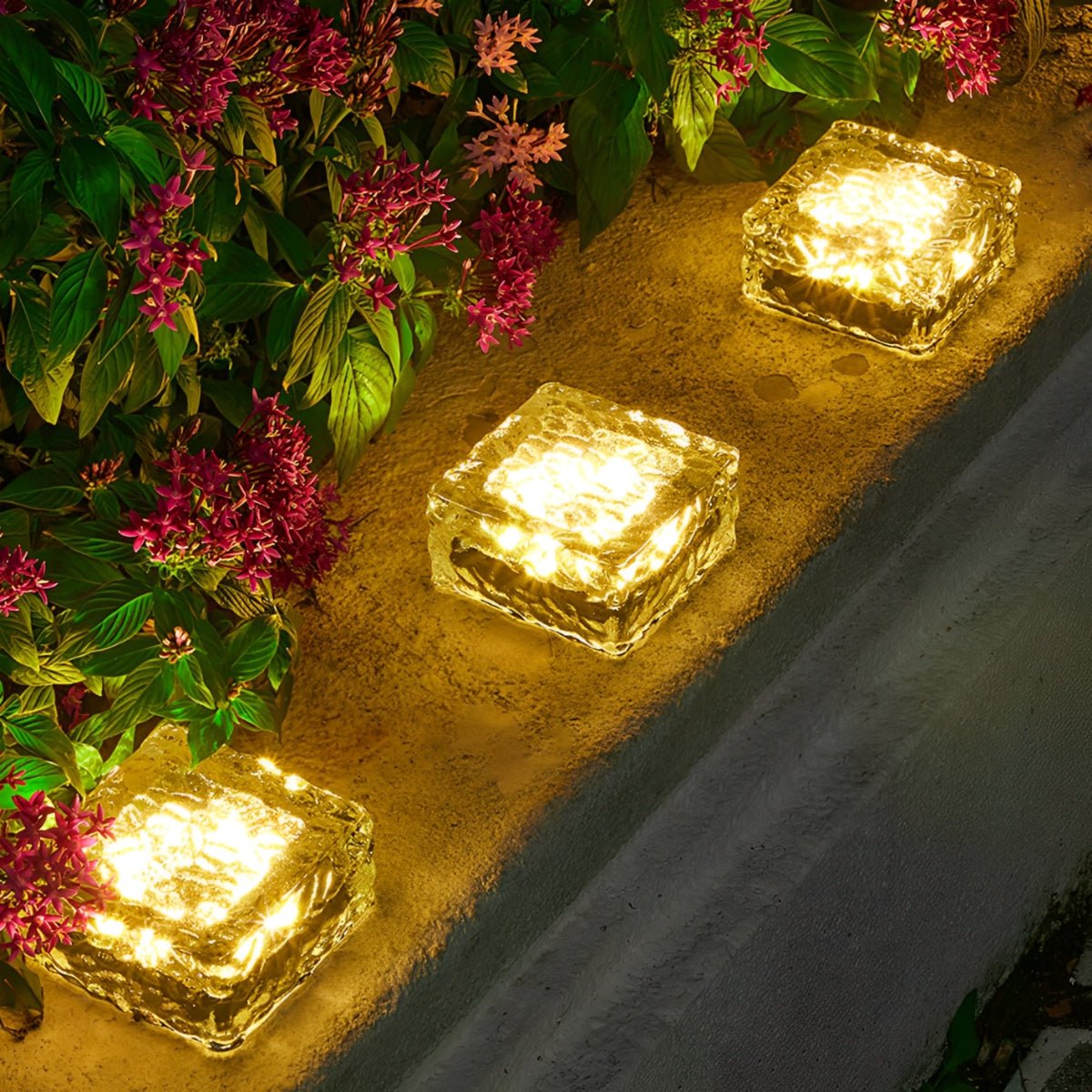 Solar-Powered Ice Cube Garden Lamp with Automatic Dusk Lighting