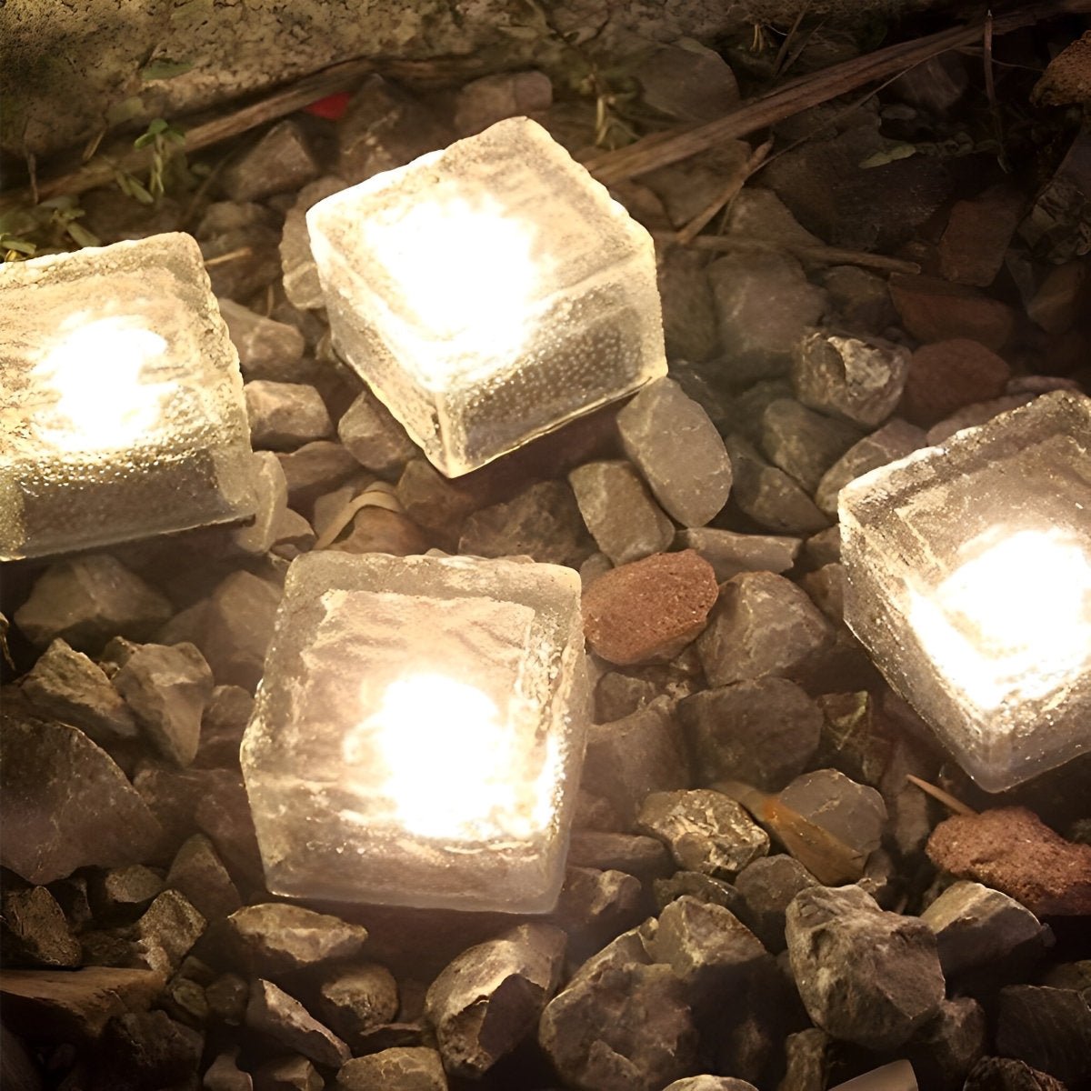Solar-Powered Ice Cube Garden Lamp with Automatic Dusk Lighting