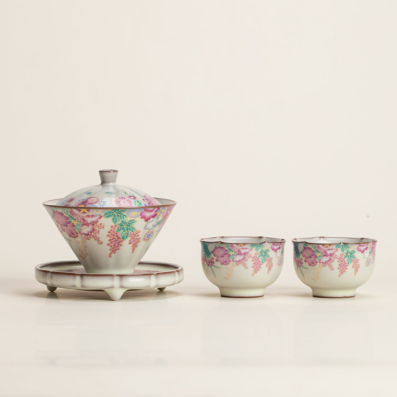 Elegant Ruyao Porcelain Gaiwan with Floral Design