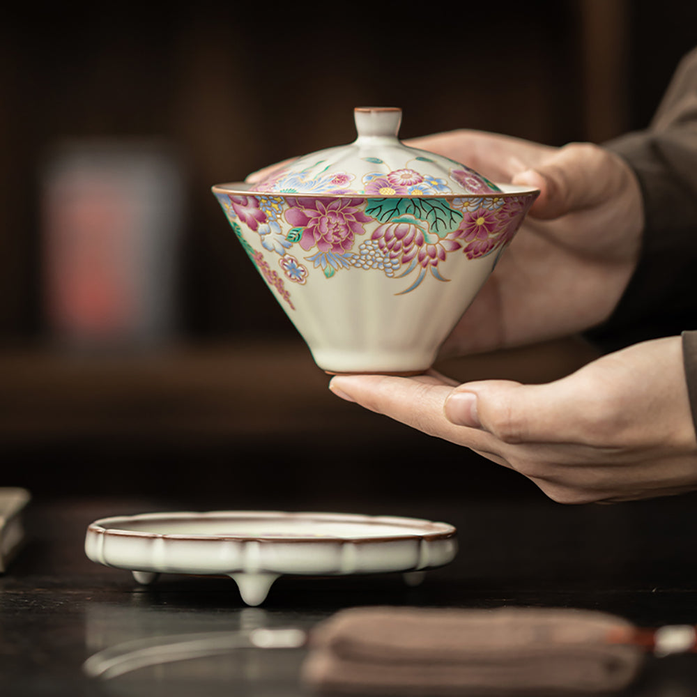 Elegant Ruyao Porcelain Gaiwan with Floral Design
