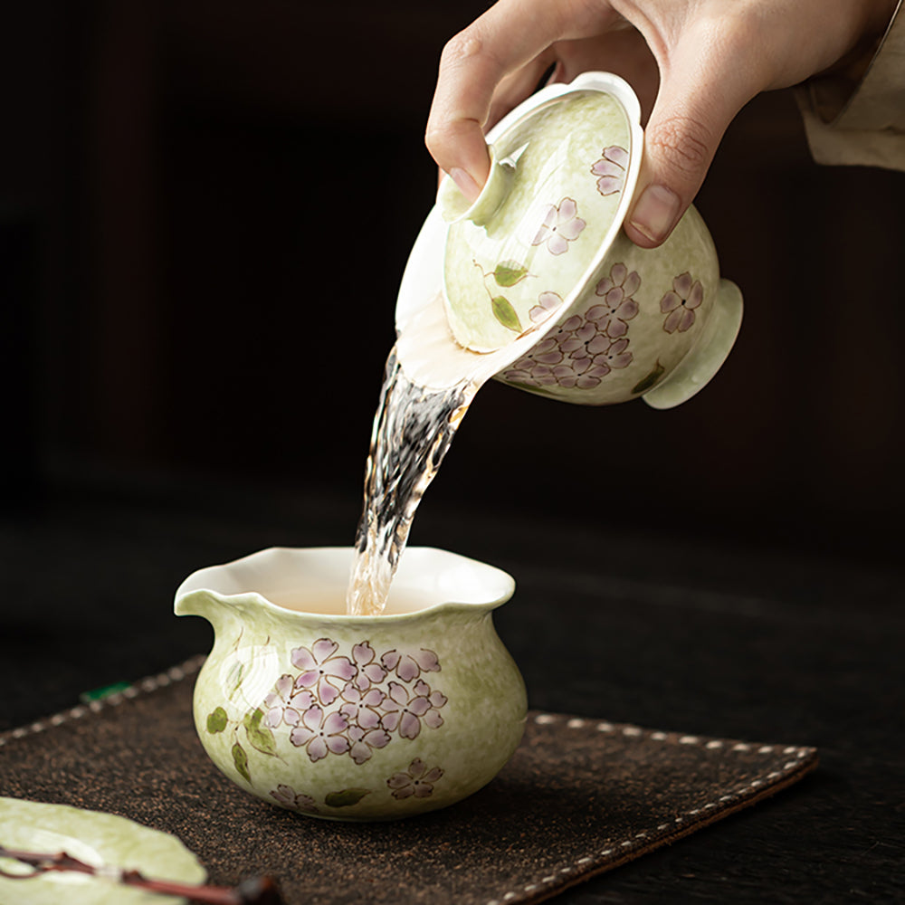 Hand-Painted Hydrangea Porcelain Gaiwan with Saucer