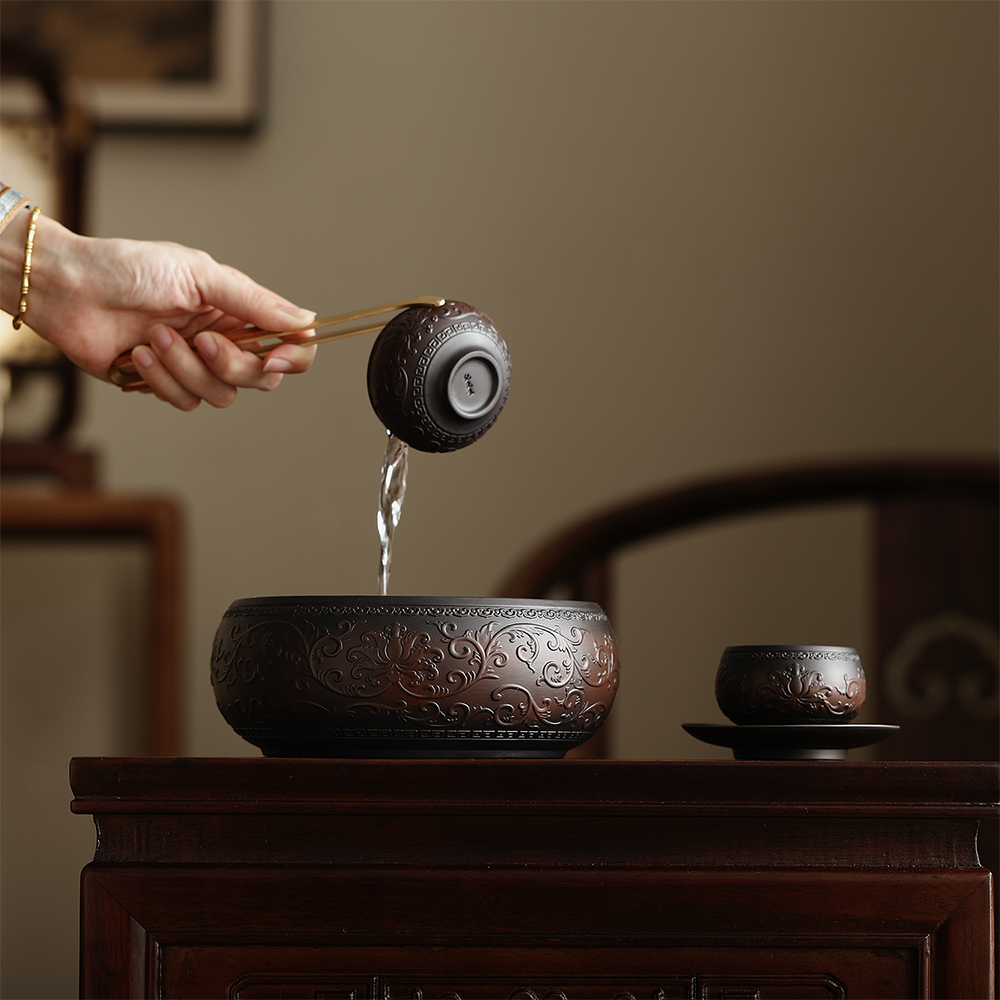 Purple Pottery Tea Washer with Entwined Lotus Design
