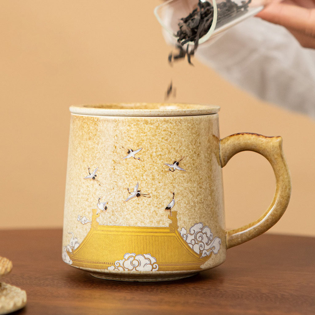 Ceramic Teacup with Eaves-Shaped Lid and Infuser