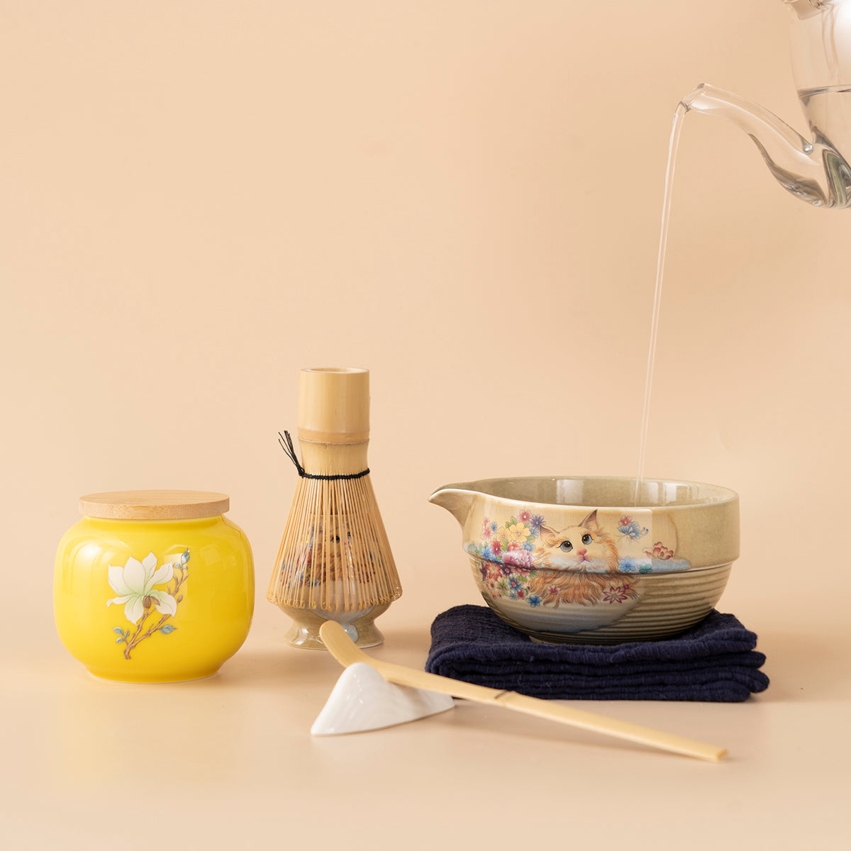 Cat-Themed Ceramic Matcha Tea Set with Bamboo Whisk and Glass Cups