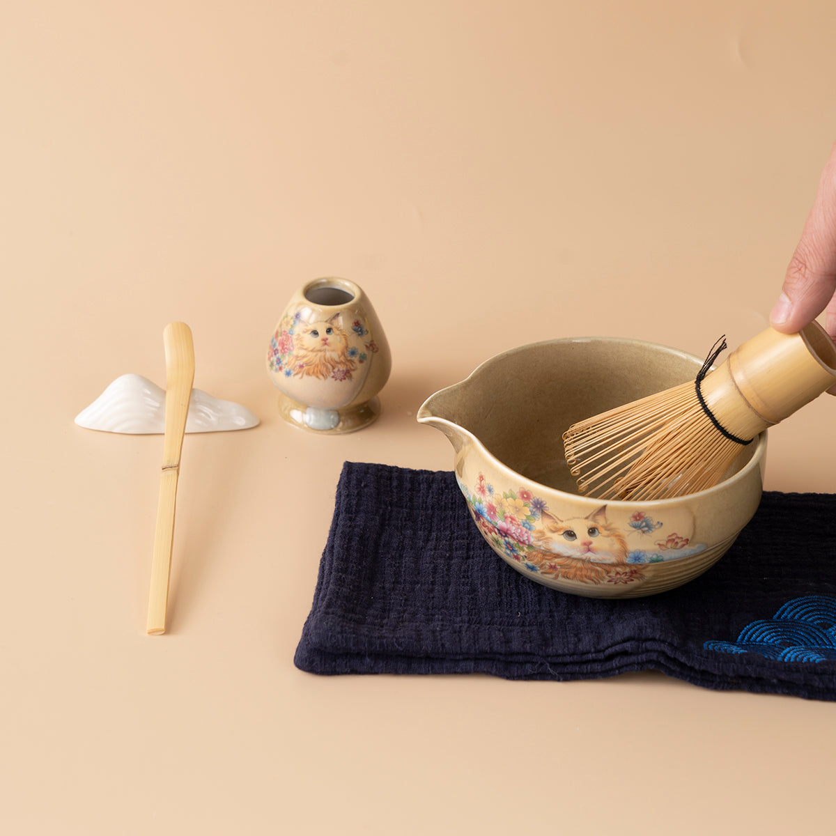 Cat-Themed Ceramic Matcha Tea Set with Bamboo Whisk and Glass Cups