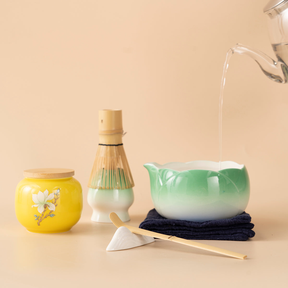 Gradient Green Matcha Tea Set with Bamboo Whisk and Glass Cups