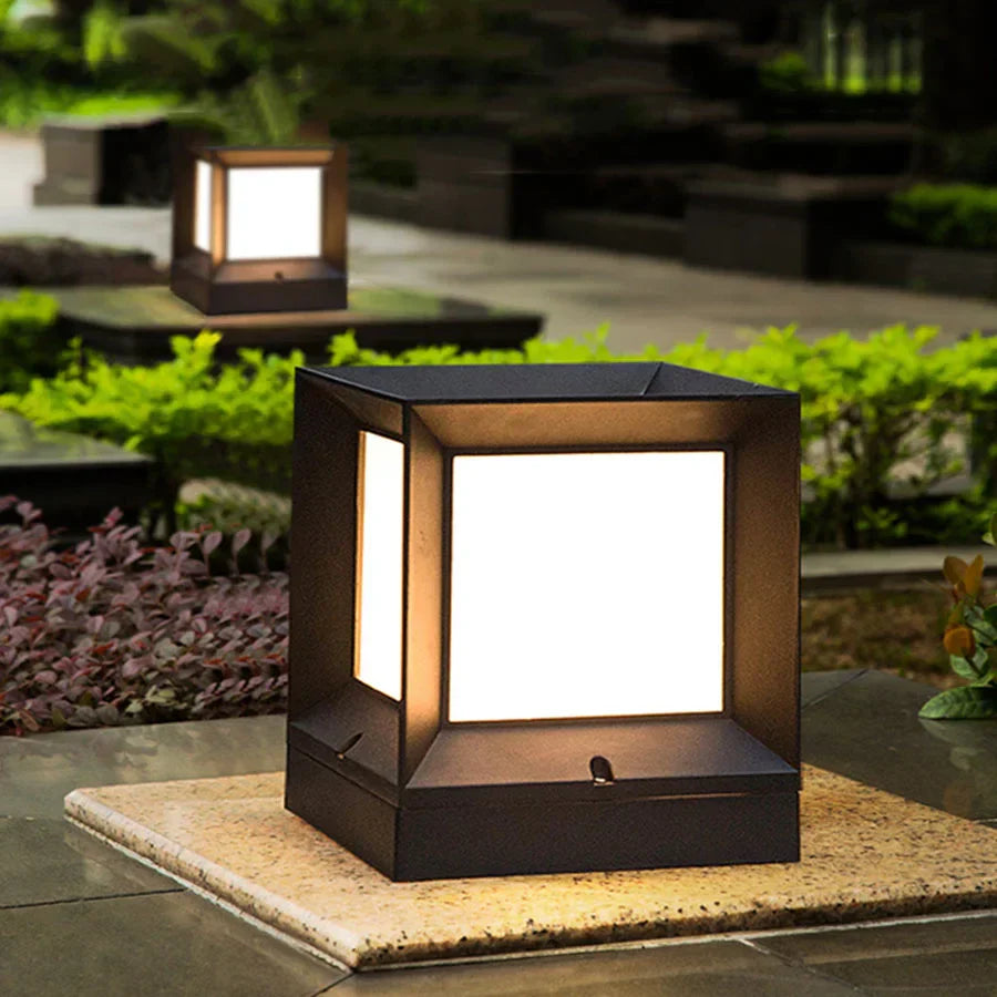 Outdoor Pillar Light for Gate Posts and Entryways, Aluminum and Glass Design