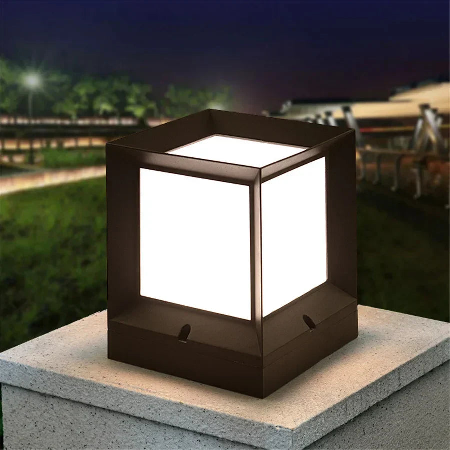 Outdoor Pillar Light for Gate Posts and Entryways, Aluminum and Glass Design