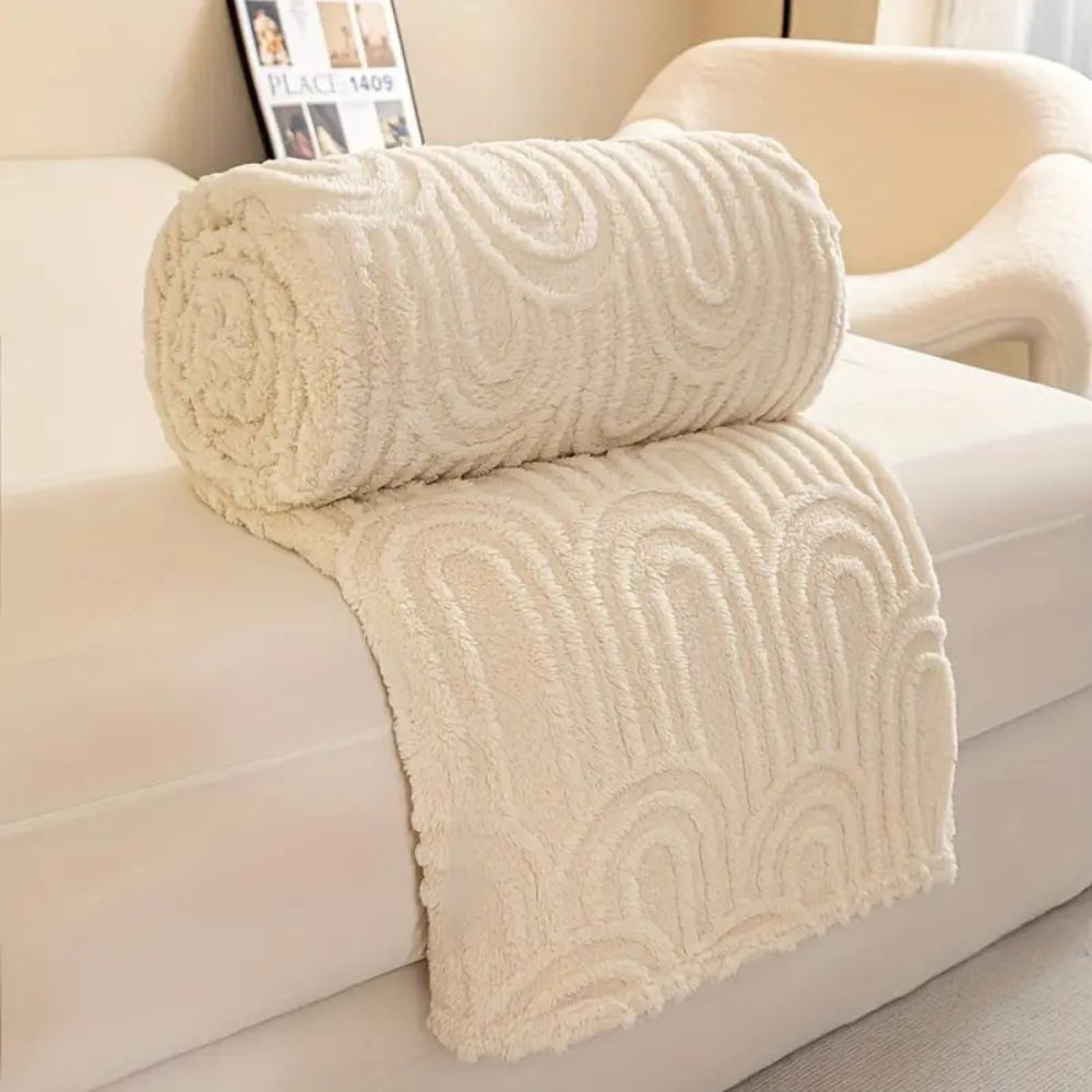 Plush Microfiber Arch Pattern Throw Blanket