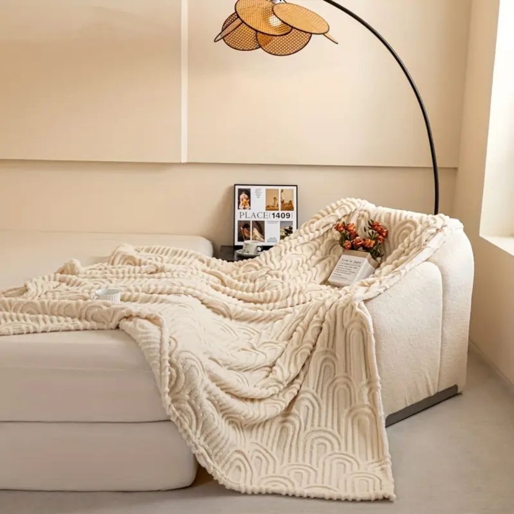 Plush Microfiber Arch Pattern Throw Blanket