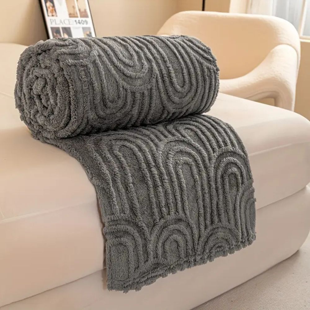Plush Microfiber Arch Pattern Throw Blanket