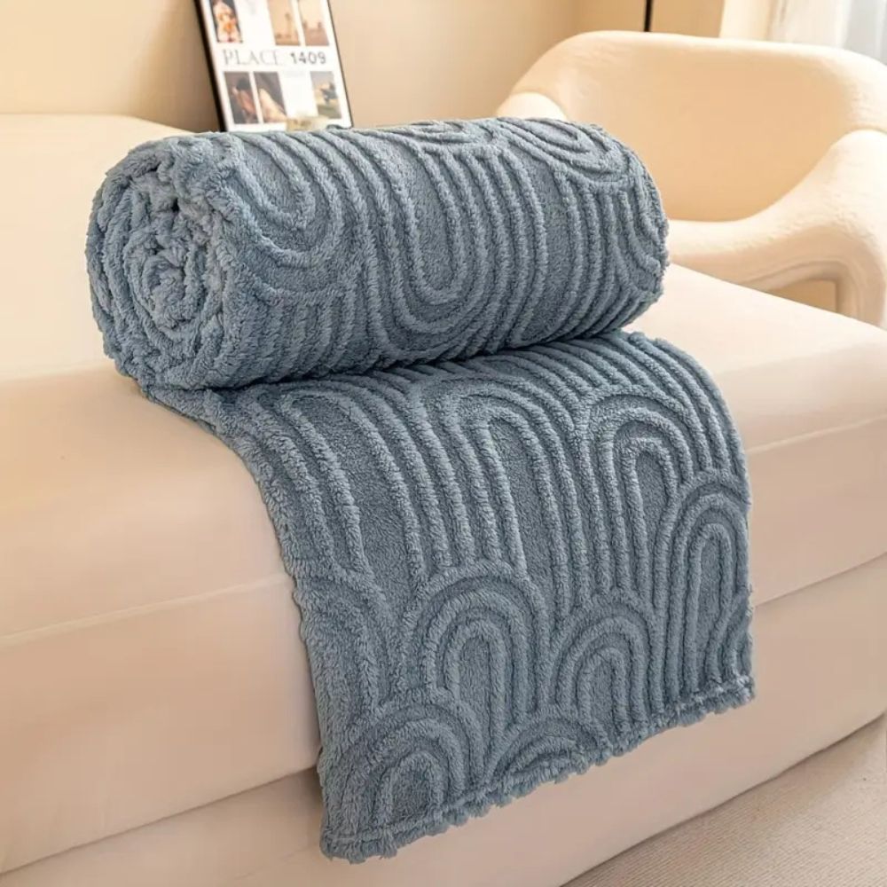 Plush Microfiber Arch Pattern Throw Blanket