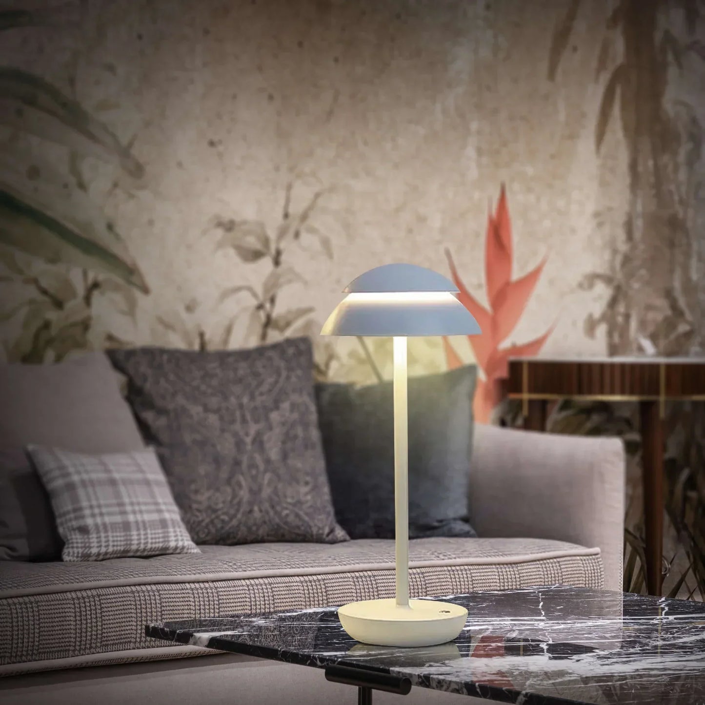 Modern Metal Table Lamp with Adjustable Brightness