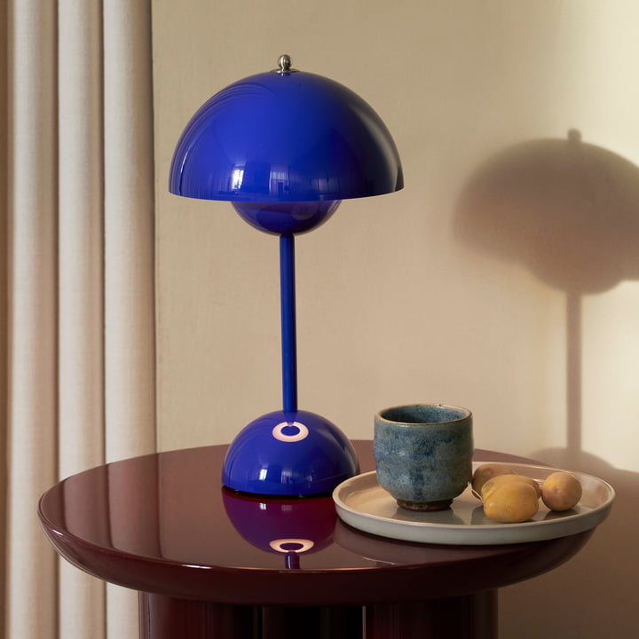 Dimmable LED Table Lamp with Elegant Design