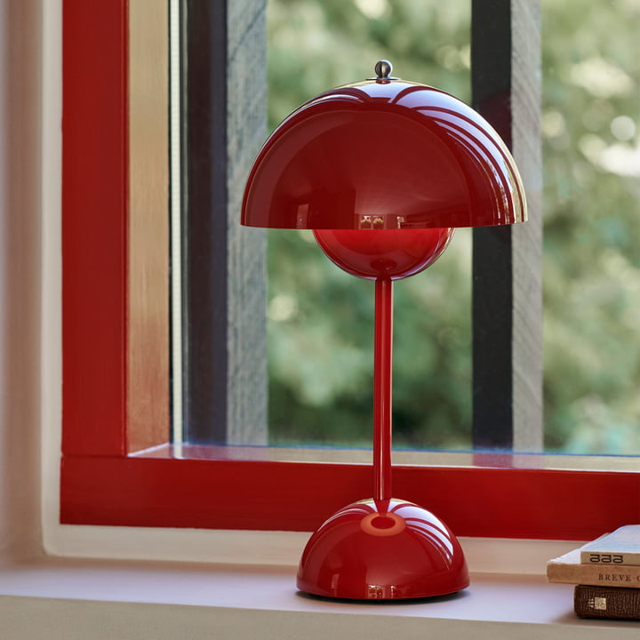 Dimmable LED Table Lamp with Elegant Design