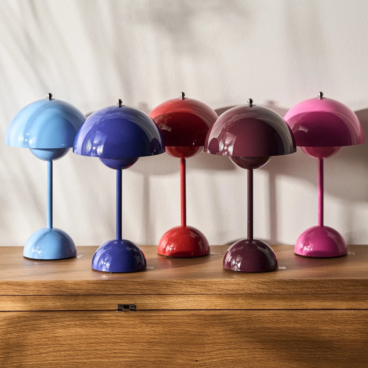Dimmable LED Table Lamp with Elegant Design