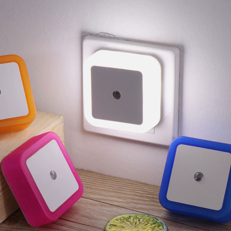 Smart Sensor Night Light with Automatic Activation