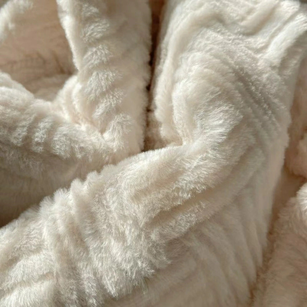 Soft Jacquard Rabbit Plush Blanket with Reversible Lambskin Lining