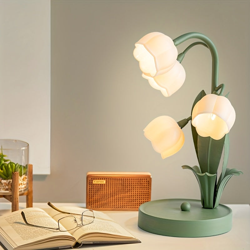 Floral Table Lamp with Tulip Shades and USB Power