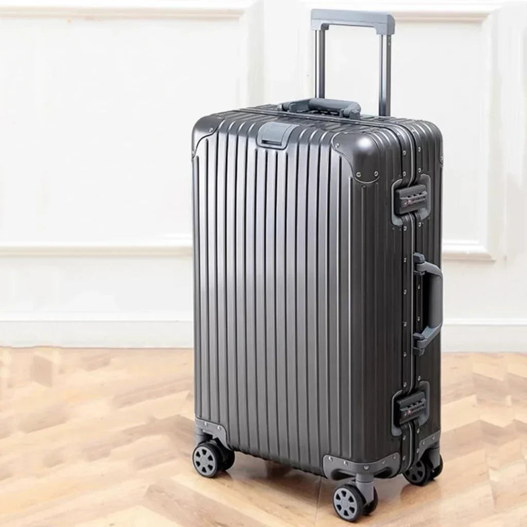 Aluminium-Magnesium Hard Shell Suitcase with 360° Spinner Wheels