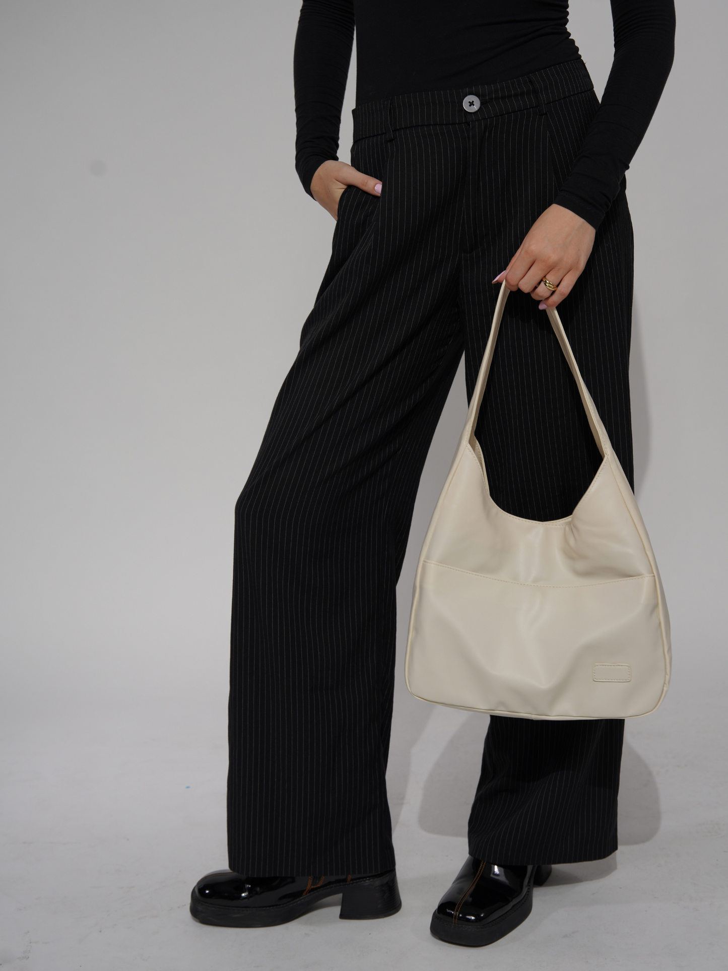 Minimalist Everyday Bag with Magnetic Closure and Adjustable Strap