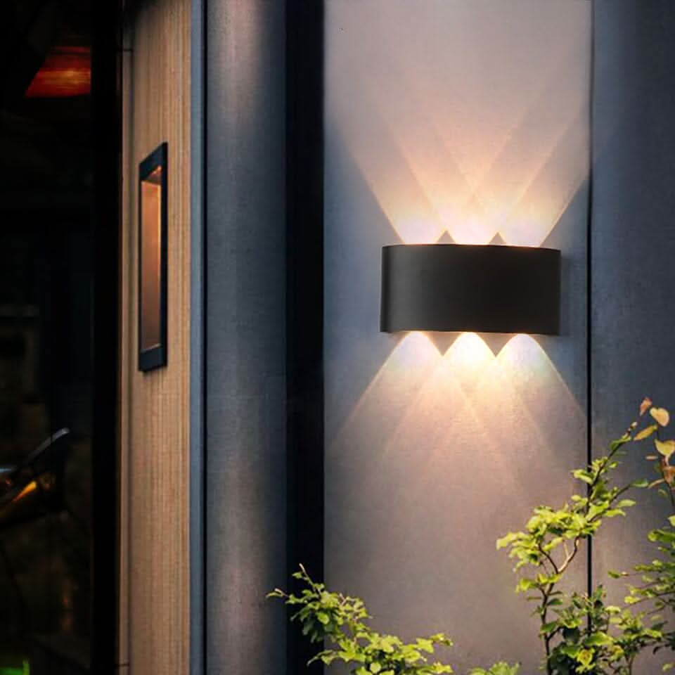 Weatherproof LED Outdoor Wall Light - Modern Aluminum Design