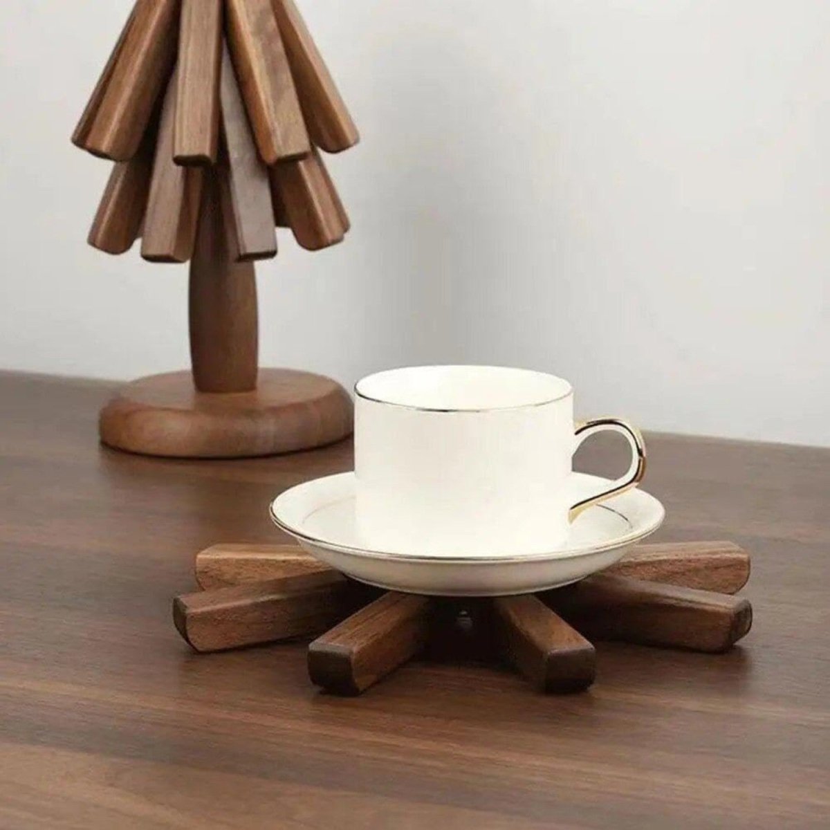 Walnut Tree-Inspired Heat-Insulating Table Mat