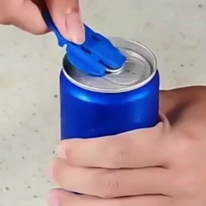 Ergonomic Compact Can Opener for Easy Beverage Opening