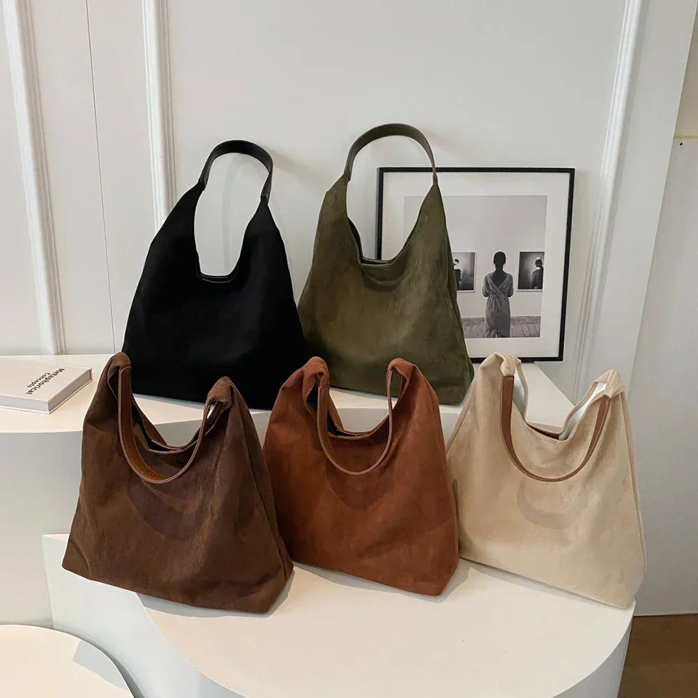 Spacious Elegant Shoulder Bag for Everyday and Evening Use