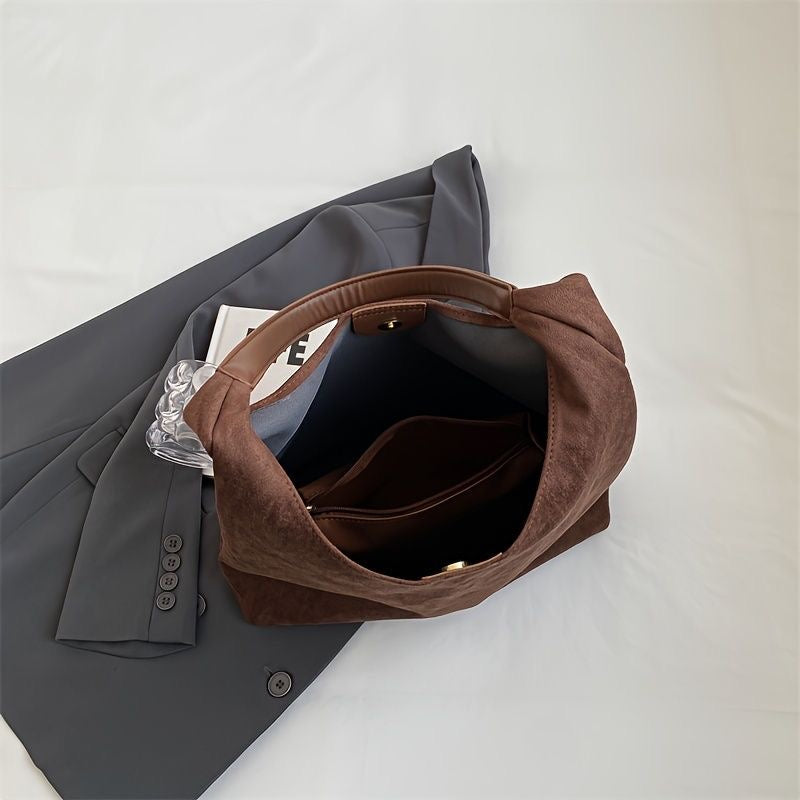 Spacious Elegant Shoulder Bag for Everyday and Evening Use