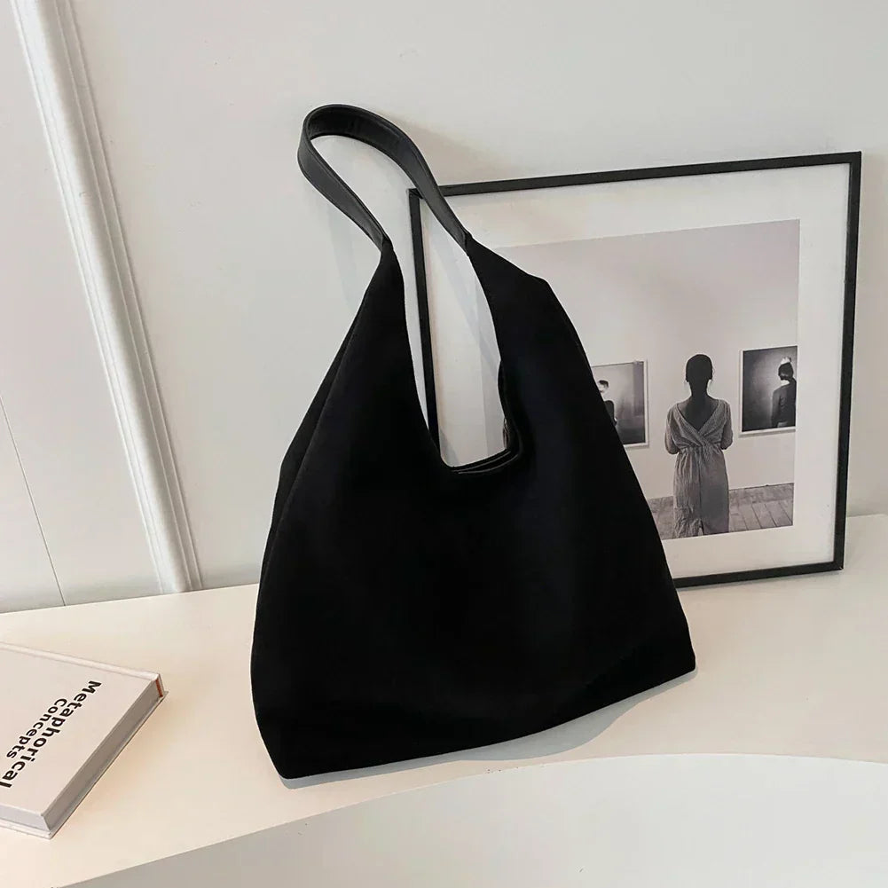 Spacious Elegant Shoulder Bag for Everyday and Evening Use