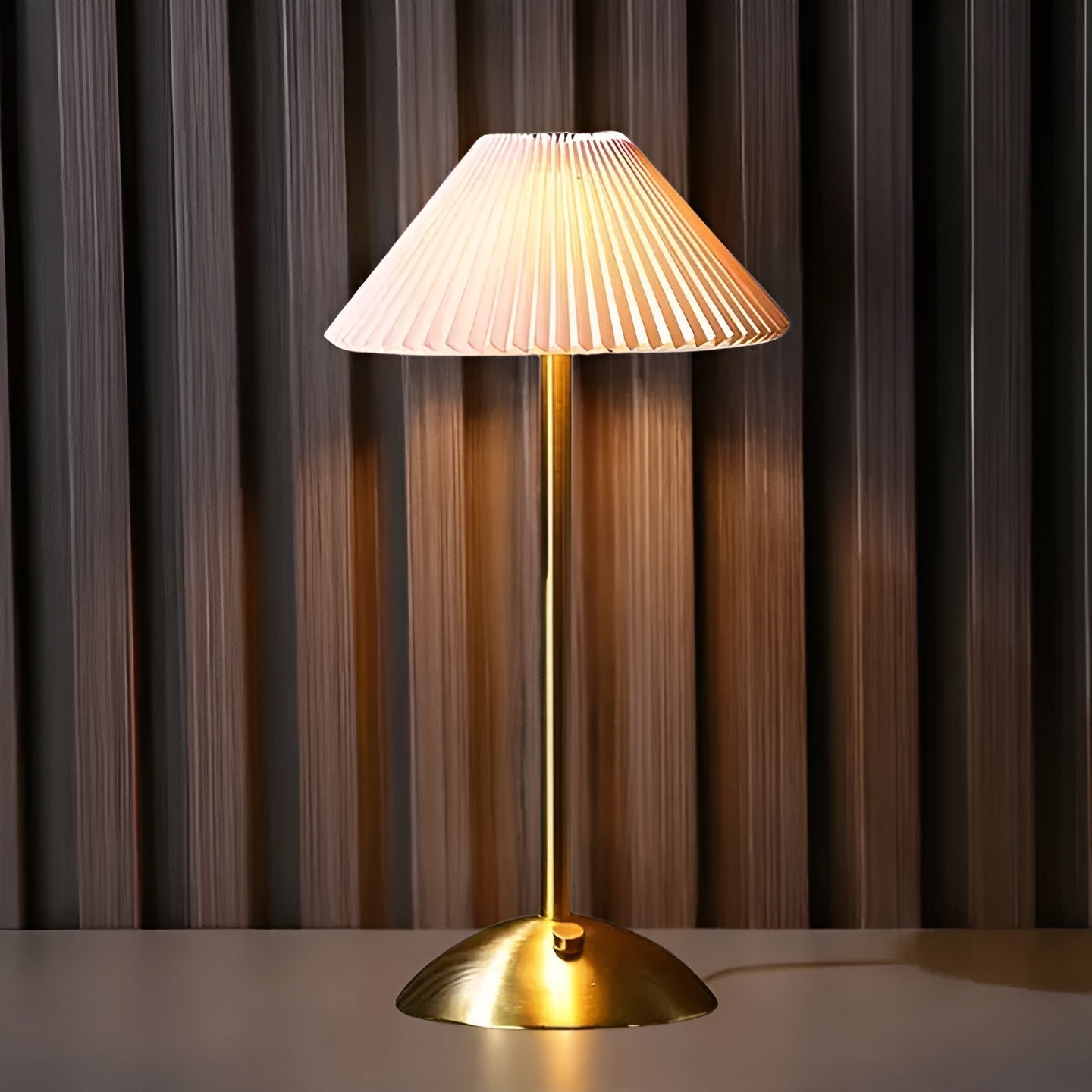Wireless Elegant Table Lamp with LED Technology