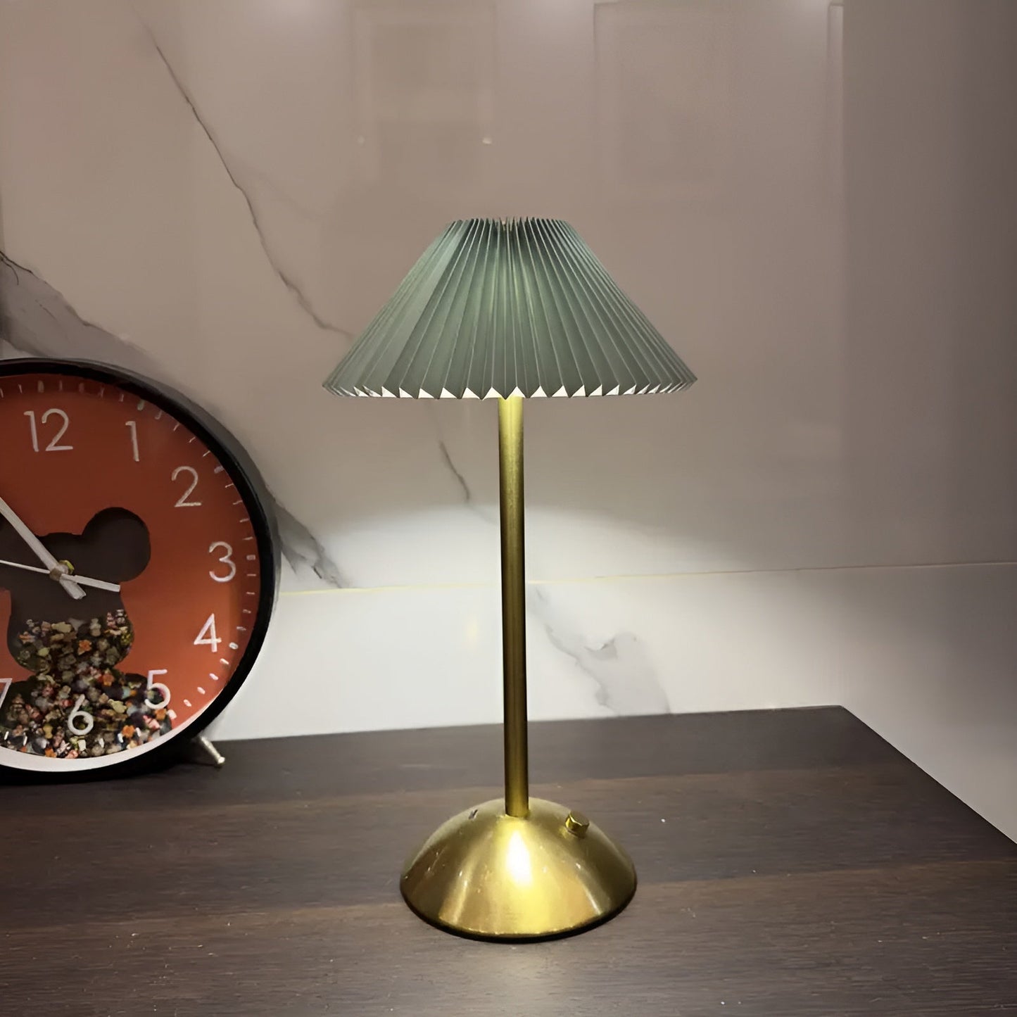 Wireless Elegant Table Lamp with LED Technology