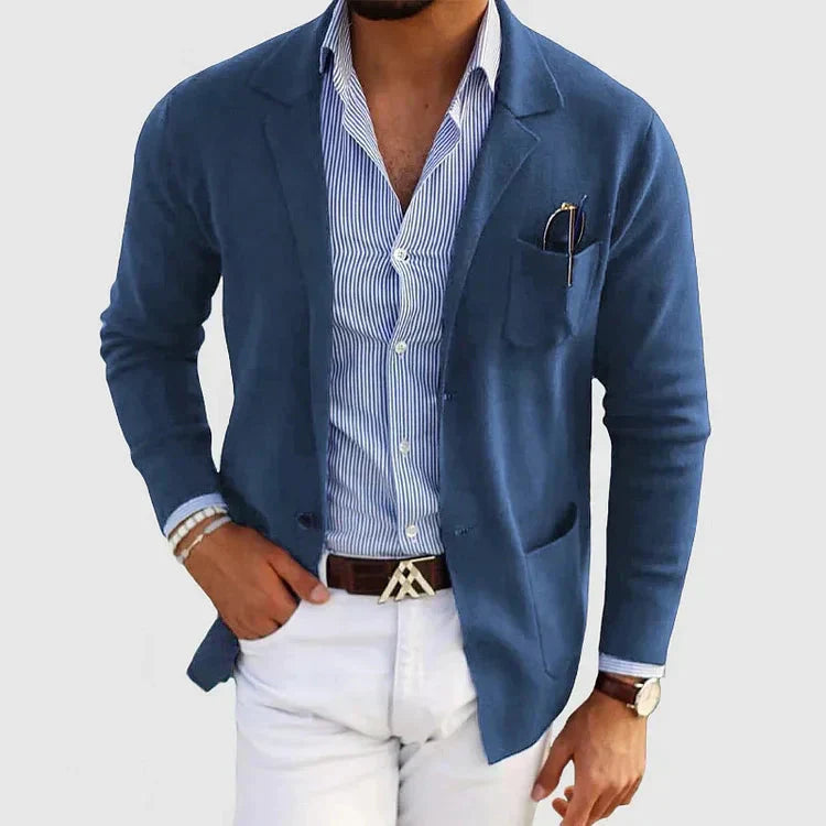 Elegant Tailored Jacket with Classic Lapel and Functional Pockets