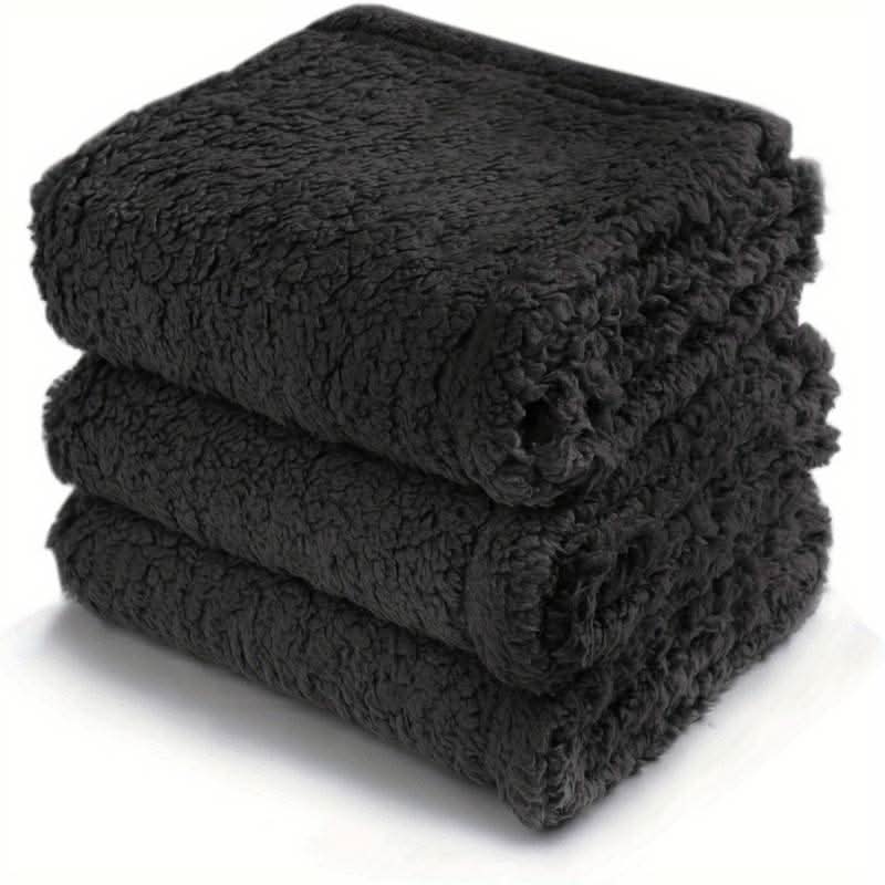 Premium Soft Fleece Pet Blanket for Ultimate Comfort