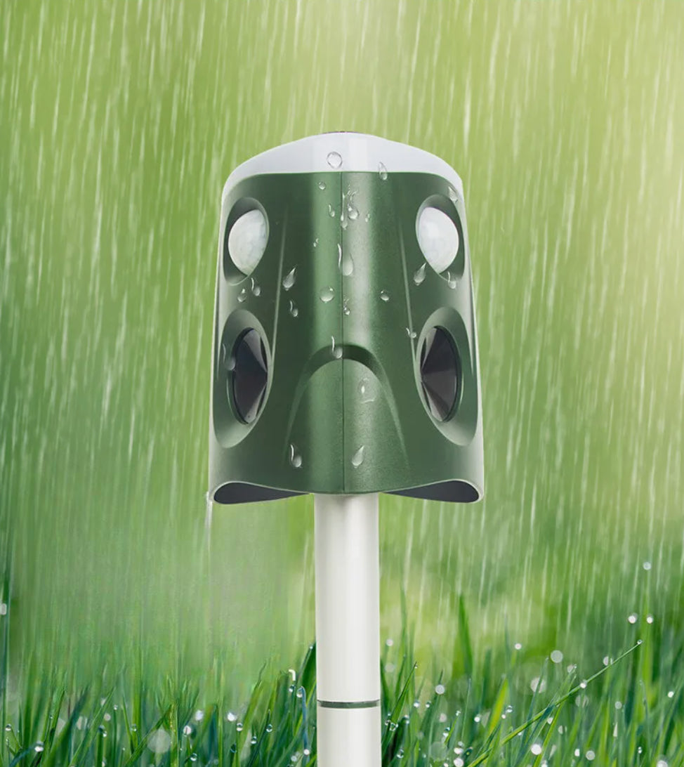 360° Ultrasonic Animal Deterrent Solar-Powered Repeller
