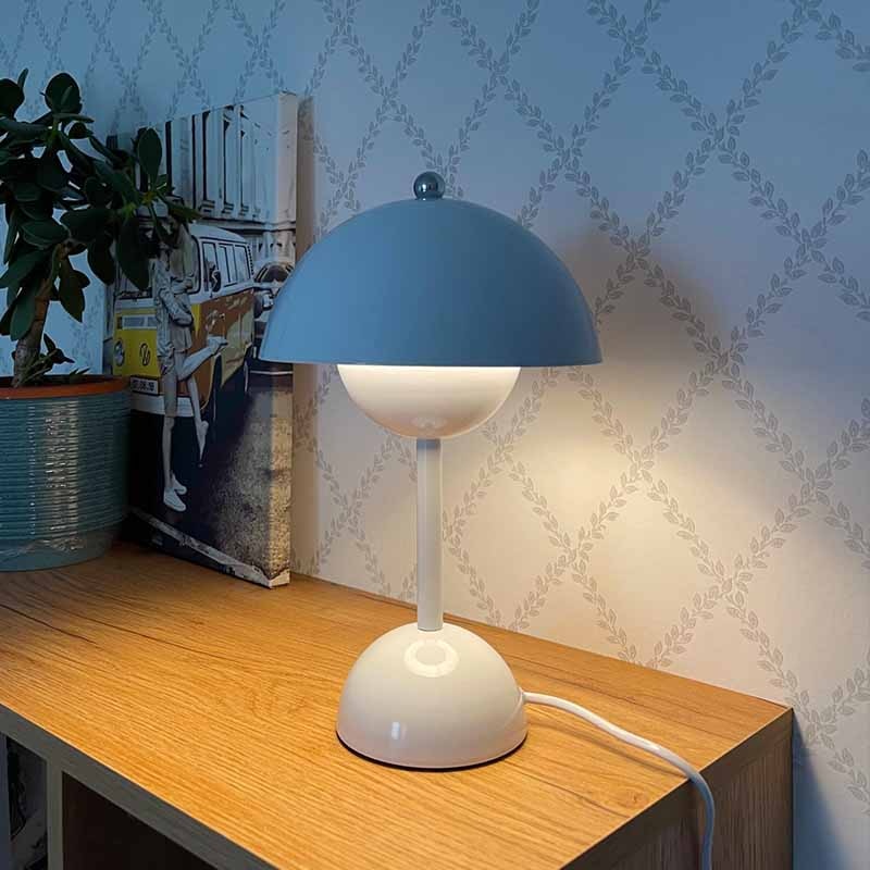 Modern Metal LED Table Lamp - Warm White Illumination