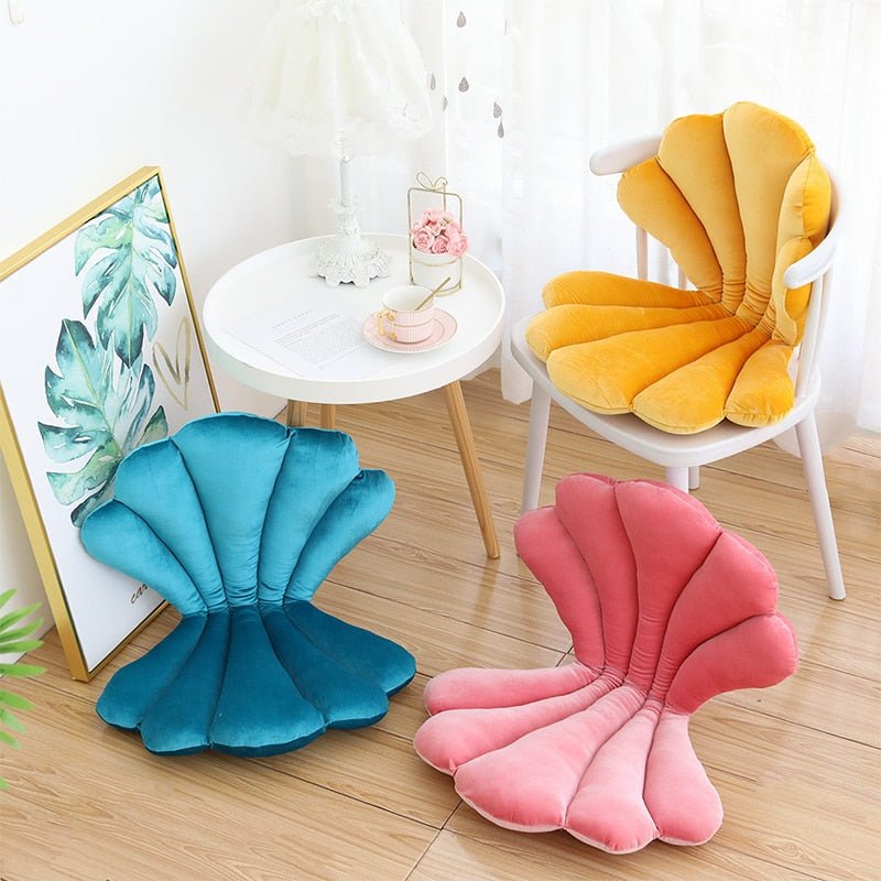Shell Design Velvet Cushion - Luxurious Cozy Seat Pillow for Dining and Living Spaces