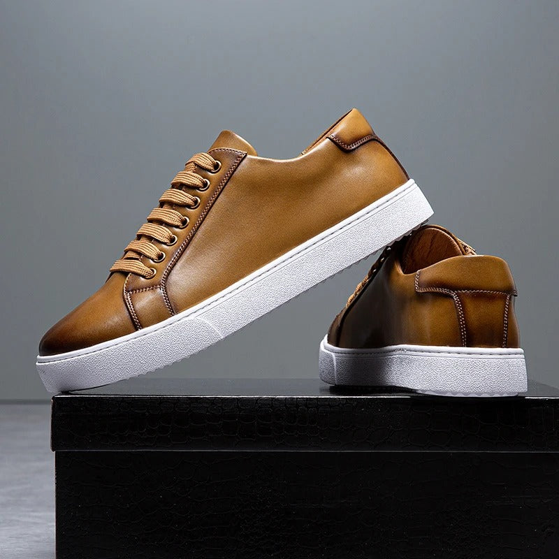Men's Classic Low-Top Sneakers with Cushioned Sole