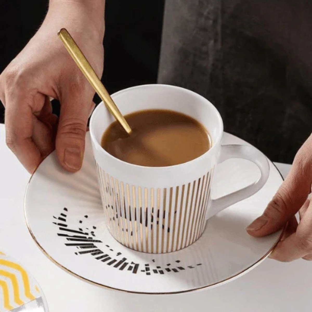 Mirrored Coffee Cup with Ergonomic Design