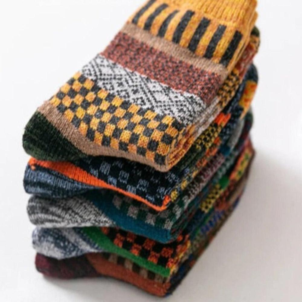 Unisex Dry Warm Winter Socks in Colorful Patterns