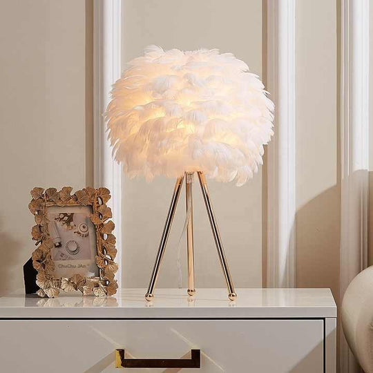 Dimmable Feather Table Lamp with Elegant Design