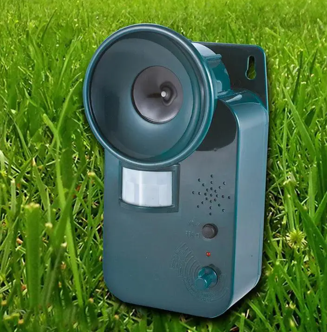 9V DC Ultrasonic Cordless Pest Repeller for Outdoor Use, 5000ft Range