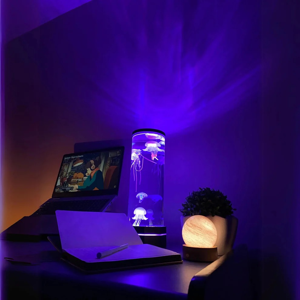 Jellyfish Aquarium Table Lamp with Color-Changing LED Lights