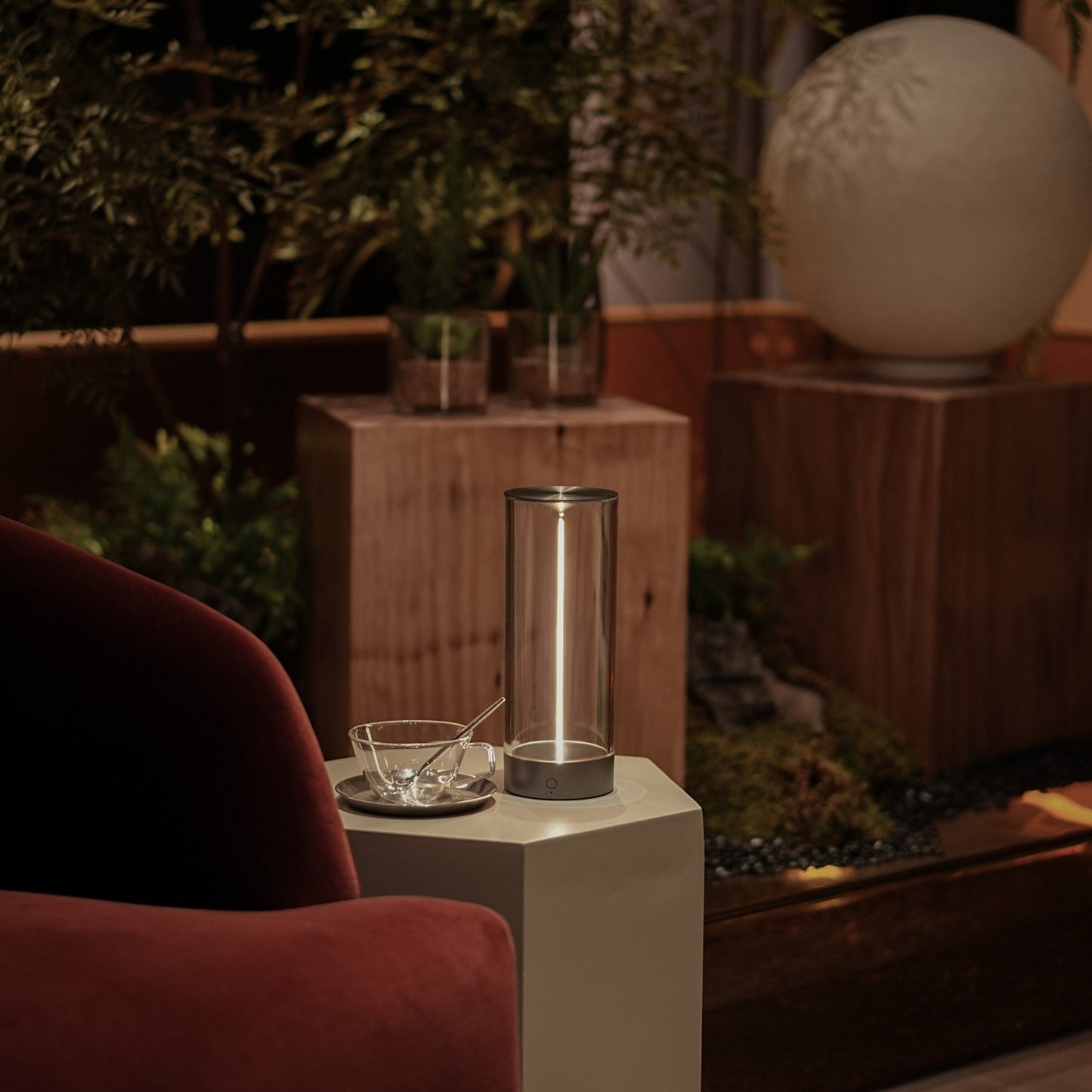 Portable Dimmable LED Lamp with Wireless Design