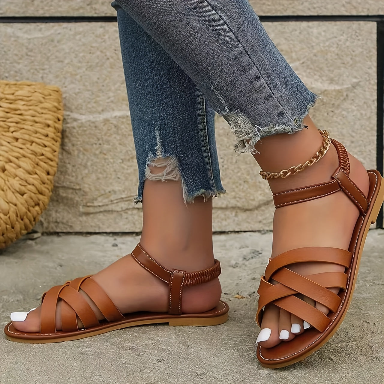Elegant Crisscross Strap Women's Flat Sandals