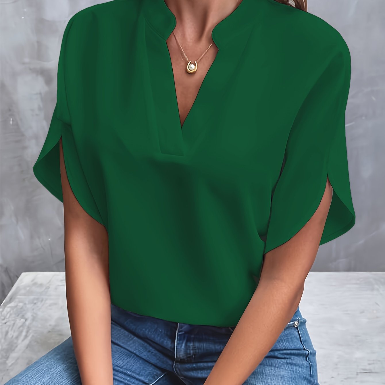 Elegant Women's Blouse - Comfortable & Wrinkle-Free